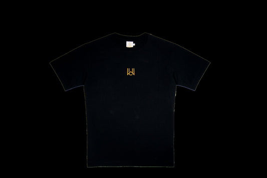 WAKE UP Oversized T-Shirt Schwarz – Vorderseite mit goldener Monogramm-Stickerei